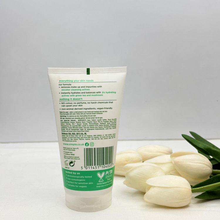 ژل شستشو ی صورت Simple Moisturising Facial Wash