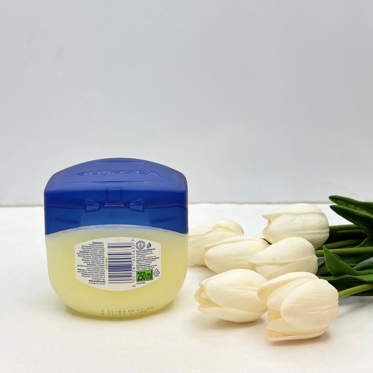ژل کرم روغنی نرم کننده دست و بدن کاسه ای آلوئهورا ۲۵۰ میلblue seal aloe fresh