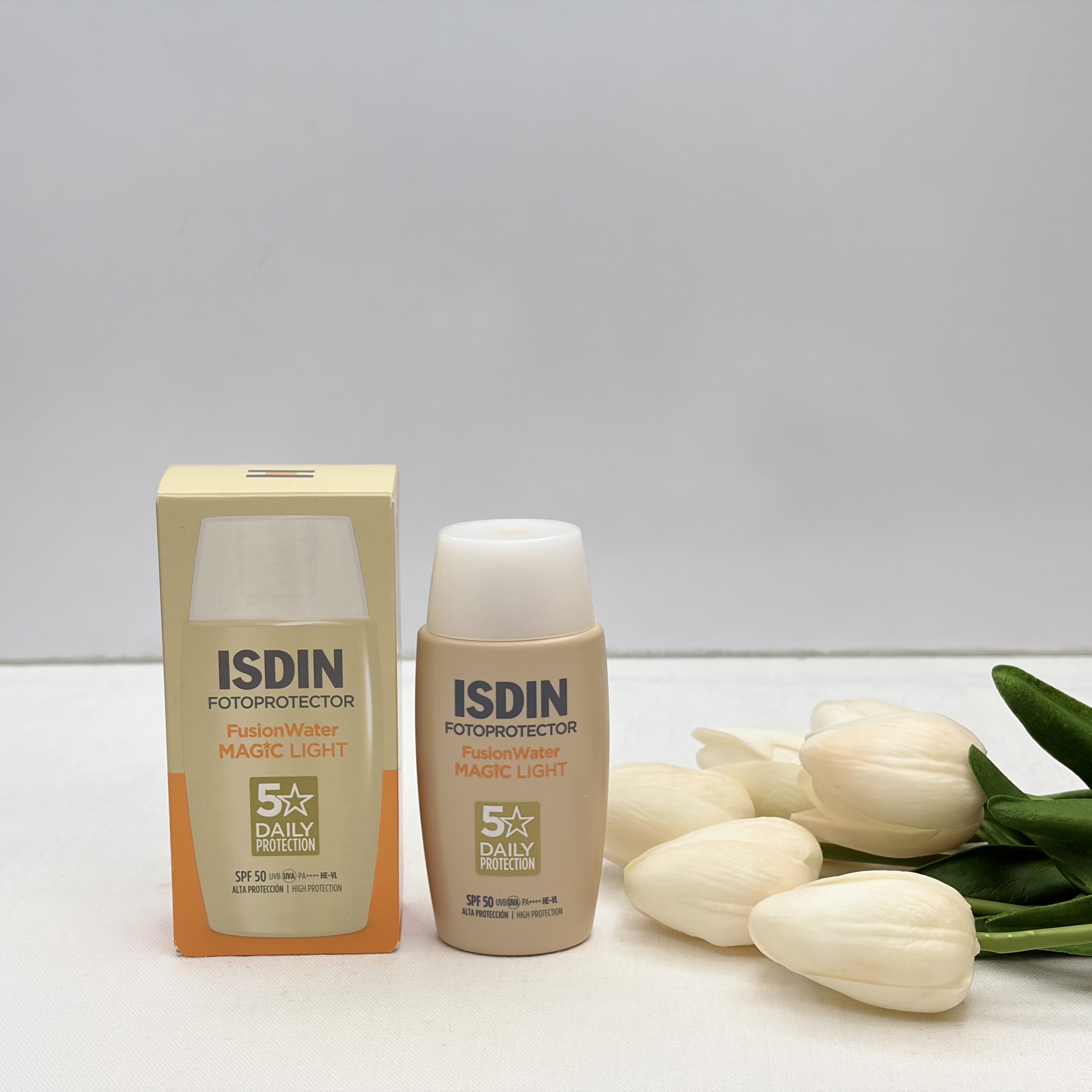 ضدآفتاب رنگی مجیک لایت فیوژن واتر کیفیت اصلی ۵۰میل حاوی SPF50  پایه مبتنی بر آب
