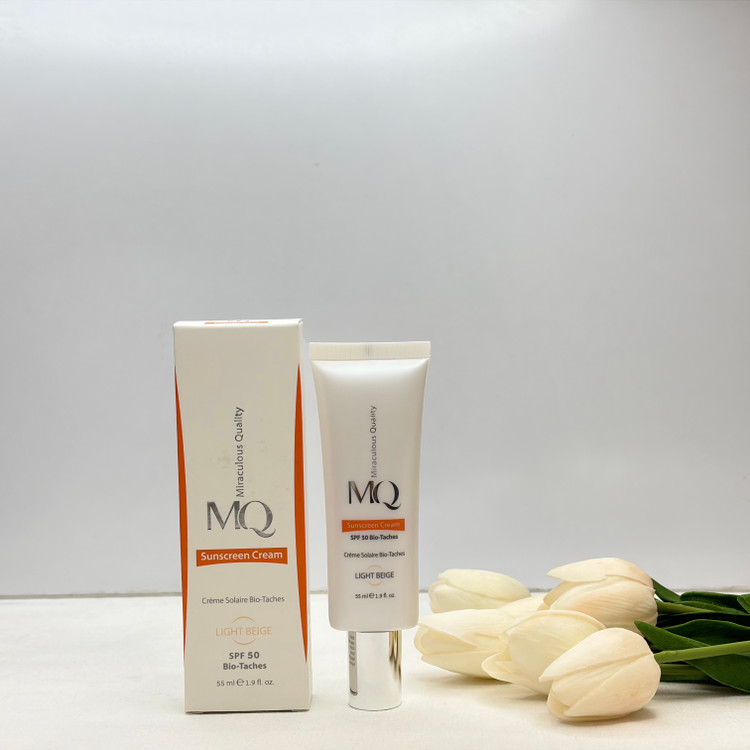 ضدآفتاب مدل بیوتچ روشن کننده لایت بژ آبرسان رنگ بژ روشن ام کیوLight Beige (spf50 Bio-Taches)