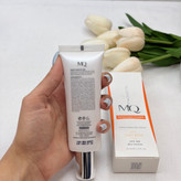 ضدآفتاب مدل بیوتچ روشن کننده لایت بژ آبرسان رنگ بژ روشن ام کیوLight Beige (spf50 Bio-Taches)