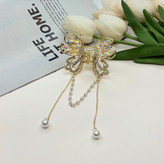 کلیپس فلزی نگین کریستال آویزداربا کیفیت عالی وارداتی طرح پروانه8.5cm