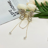 کلیپس فلزی نگین کریستال آویزداربا کیفیت عالی وارداتی طرح پروانه8.5cm