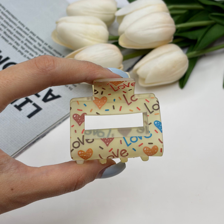 کلیپس مستطیل توخالی یخی مات طرح love عشق 5cm
