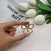 کلیپس فلزی طرح گل پنج پر براق وارداتی با کیفیت سایز 4.5cm