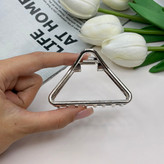 کلیپس فلزی طرح مثلت توخالی وارداتی با کیفیت سایز7cm
