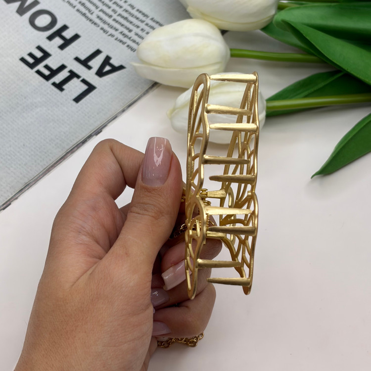 کلیپس فلزی آویزدار کریستال طرح پروانه نیمه رنگ مات7cm