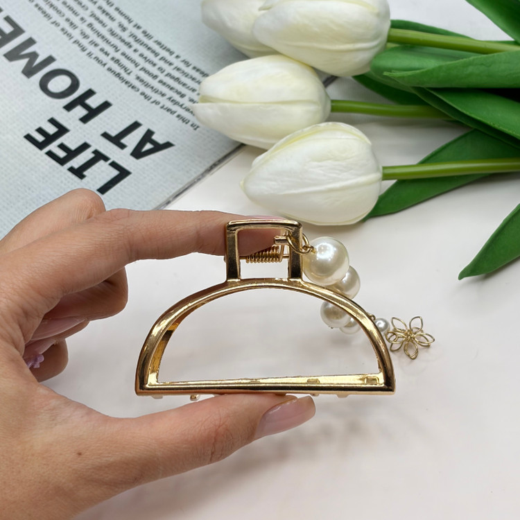 کلیپس فلزی نیم دایره آویزدار مروارید رنگ براق6cm