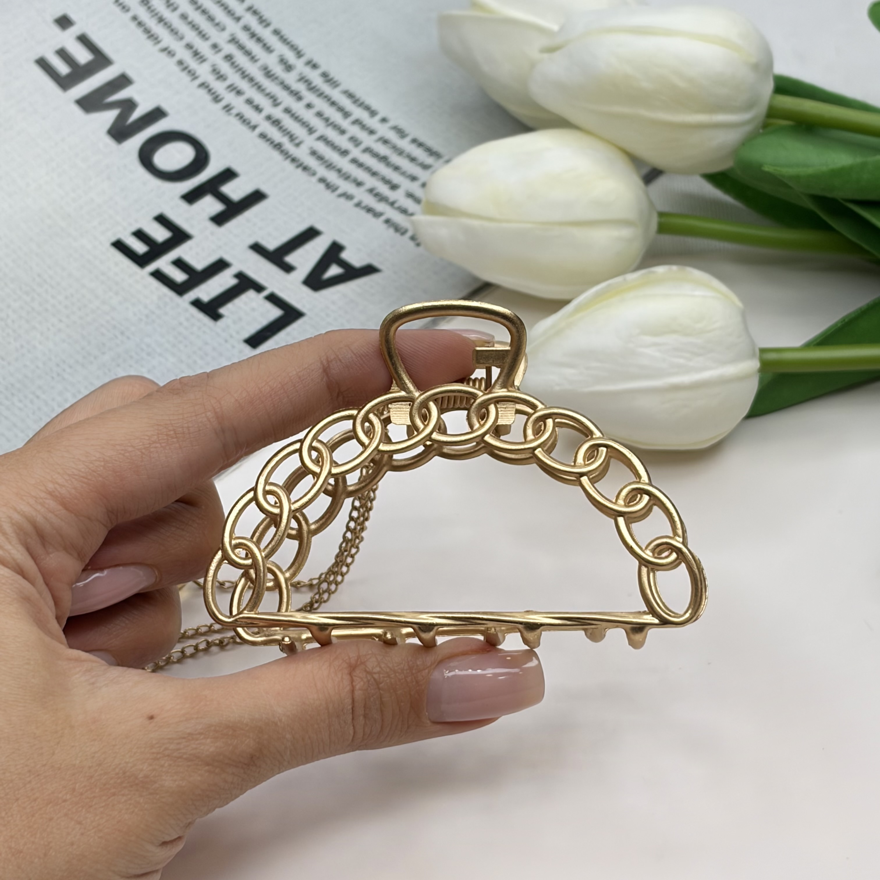 کلیپس فلزی آویزدار کریستال رنگ مات نیمدایره طرح کارتیه7cm