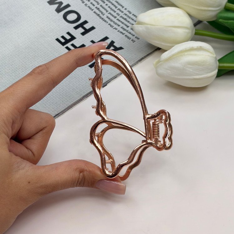 کلیپس فلزی طرح بال پروانه توخالی نیمه رنگ براق وارداتیی باکیفیت سایز7cm