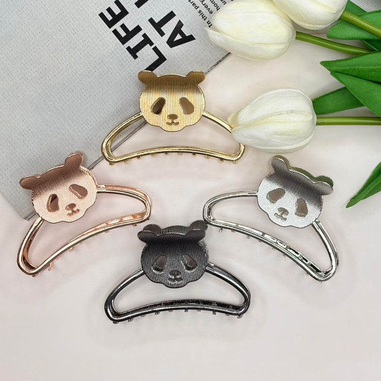 کلیپس فلزی طرح پاندا براق با کیفیت وارداتی سایز7.5cm