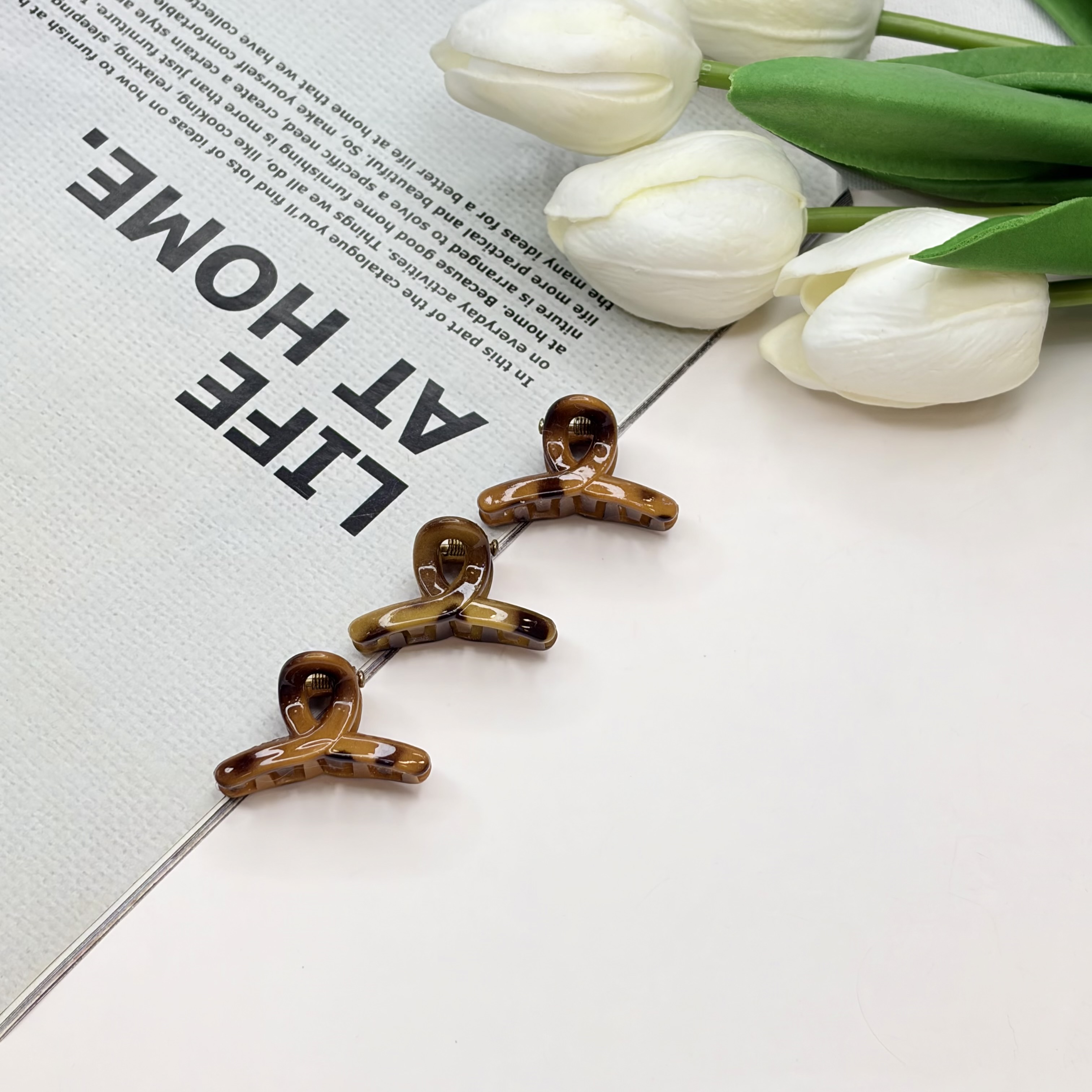 کلیپس پاپیون طرح پلنگی سایز کوچک براق3cm
