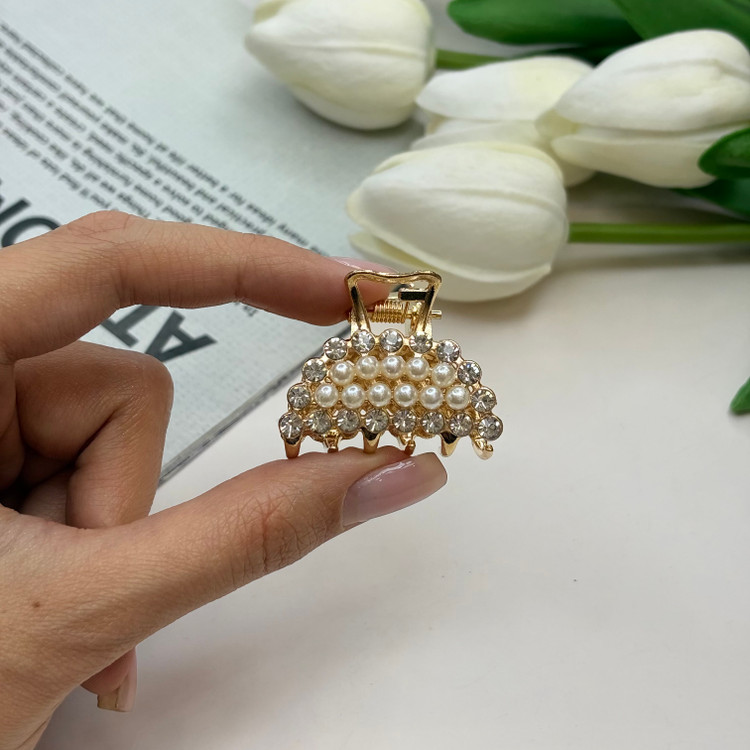 کلیپس فلزی نیم دایره فول نگین و مروارید سایز3.5CM