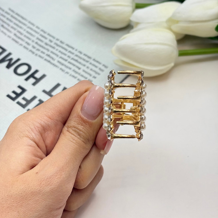 کلیپس فلزی نیم دایره فول نگین و مروارید سایز3.5CM