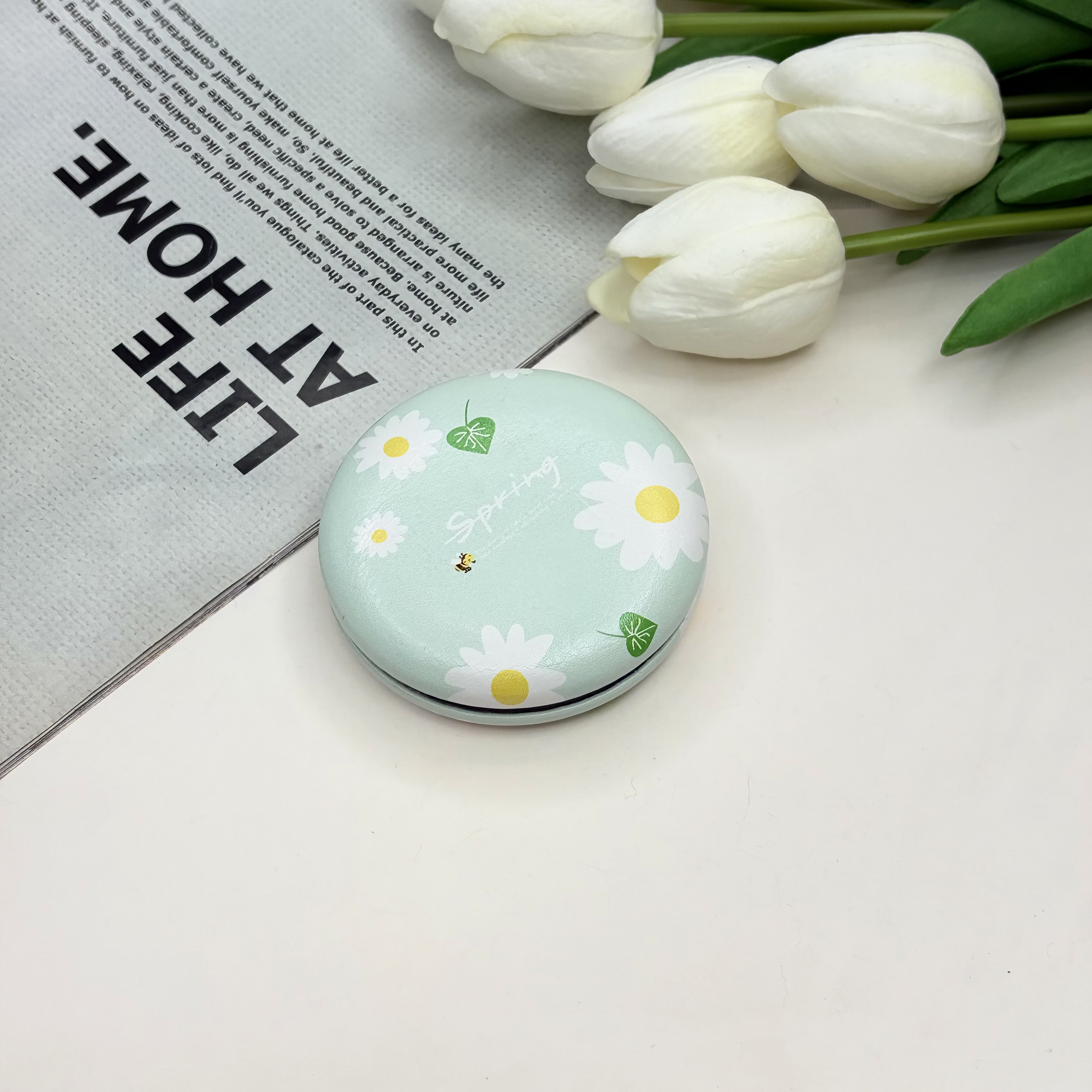 آینه جیبی دوطرفه طرح گل بابونه چرم دایره ای6cm