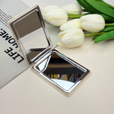 آینه جیبی دوطرفه چرم مستطیل طرح پروانه برجسته8.5cm در 6cm