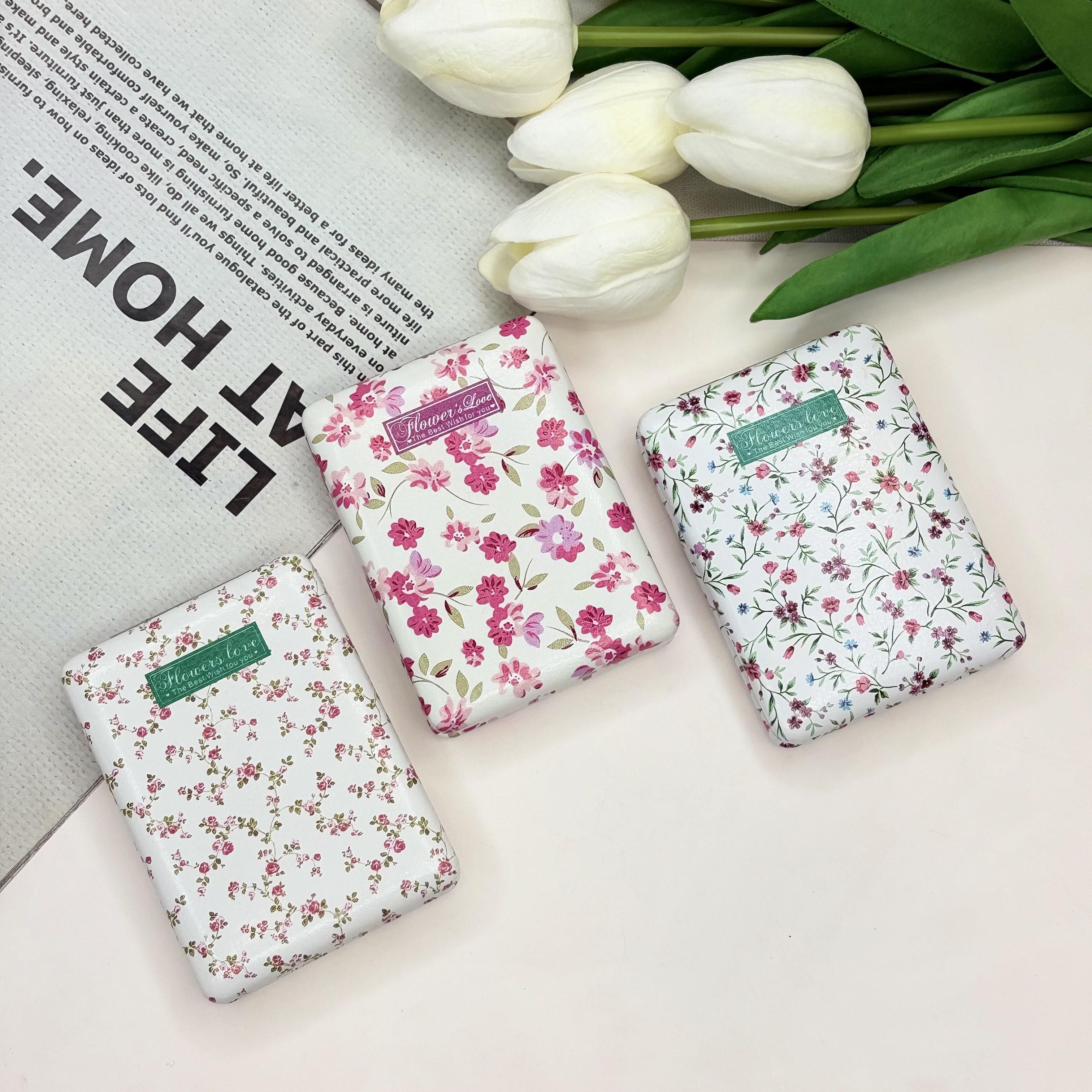 آینه جیبی دوطرفه طرح گلدار ریز چرمی مستطیل8.5cm در 6cm