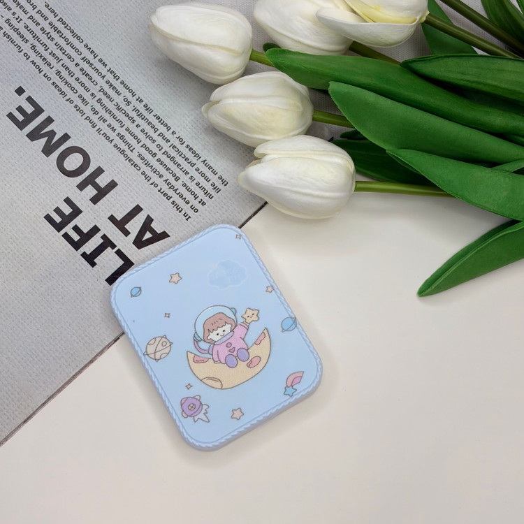 آینه جیبی و شانه طرح فضانورد مستطیل8cm در 6cm