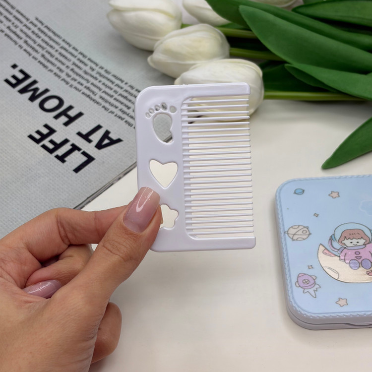 آینه جیبی و شانه طرح فضانورد مستطیل8cm در 6cm