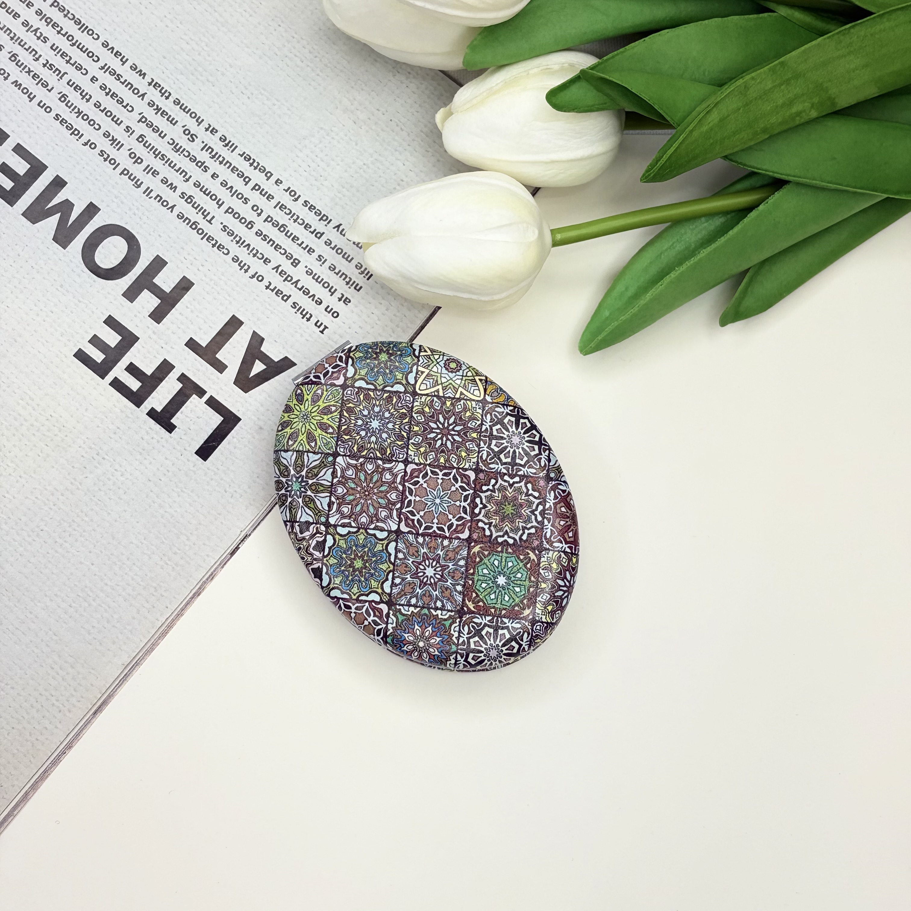 آینه جیبی دوطرفه طرح کاشی بیضی 9cm در 6cm