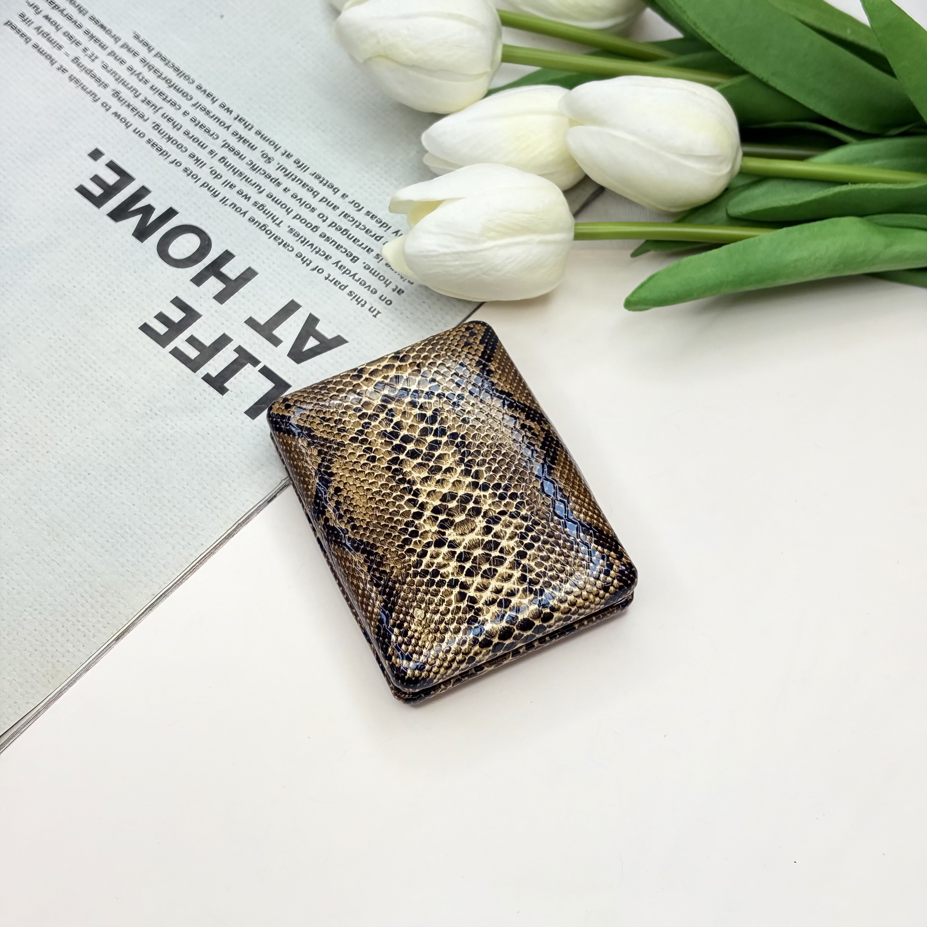 آینه جیبی دوطرفه مستطیلی طرح پوست مار چرم 8.5cm در 6cm