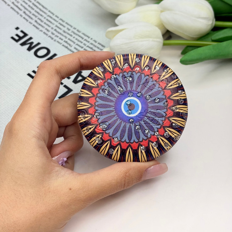 آینه جیبی دوطرفه طرح چشم زخم نگین دار دایره ای چرم 7cm