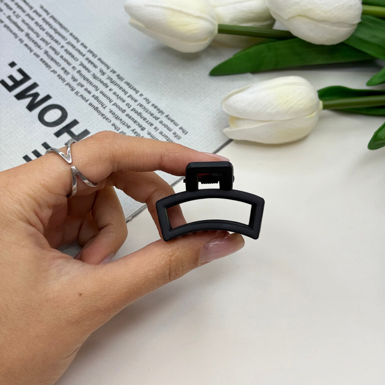 کلیپس طرح مستطیل خمیده سایز کوچک رنگ مات 3.5cm