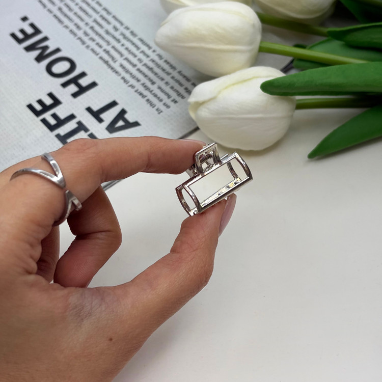 کلیپس فلزی طرح مستطیل سایز کوچک رنگ نقره ای2.5cm