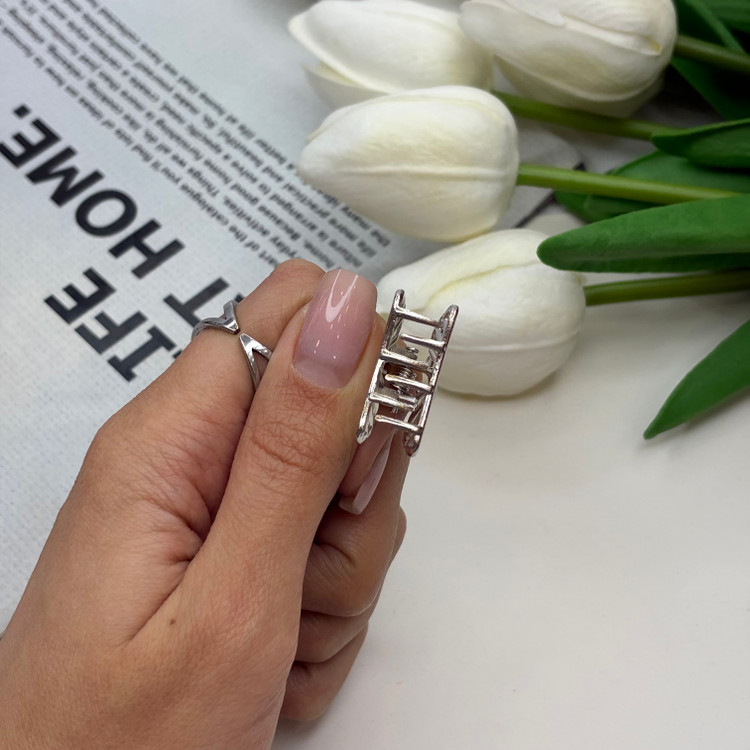 کلیپس فلزی طرح کروسان سایز کوچک رنگ نقره ای2.5cm