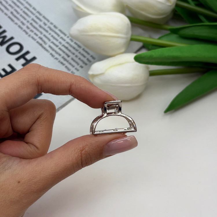 کلیپس فلزی طرح نیم دایره سایز کوچک رنگ نقره ای2.5cm