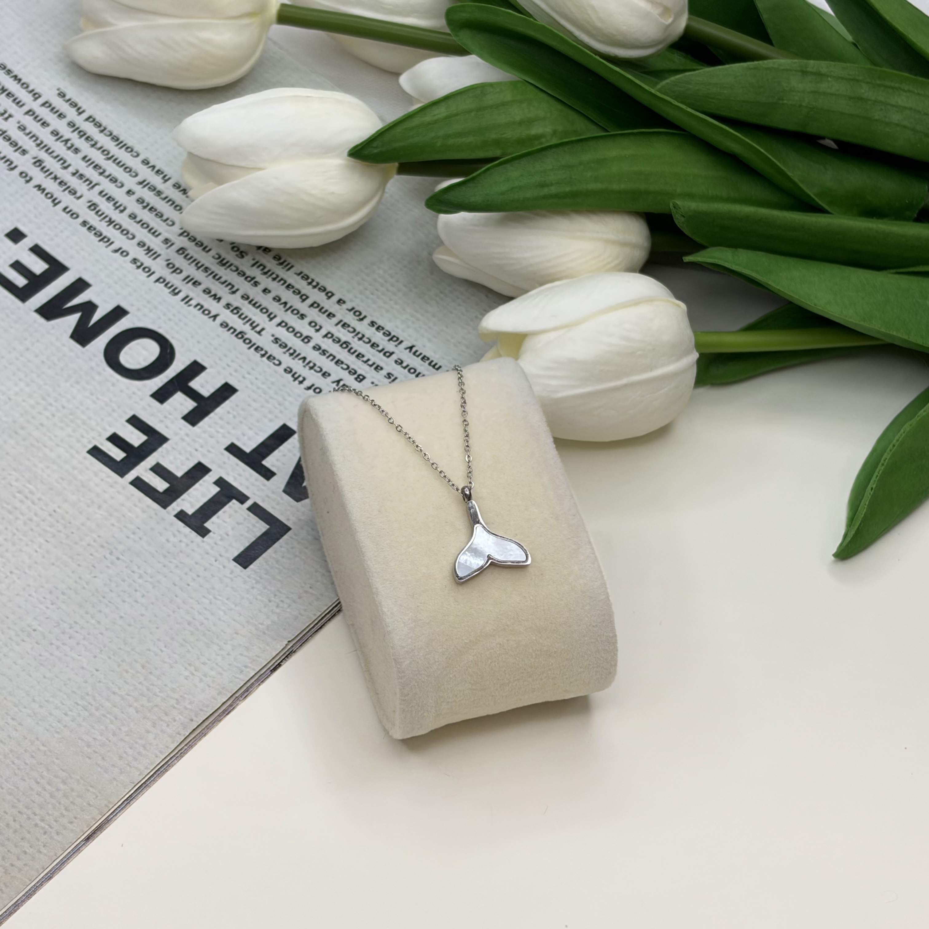 گردنبند استیل طرح دم وال44cmزنجیر و1.5cm پلاک