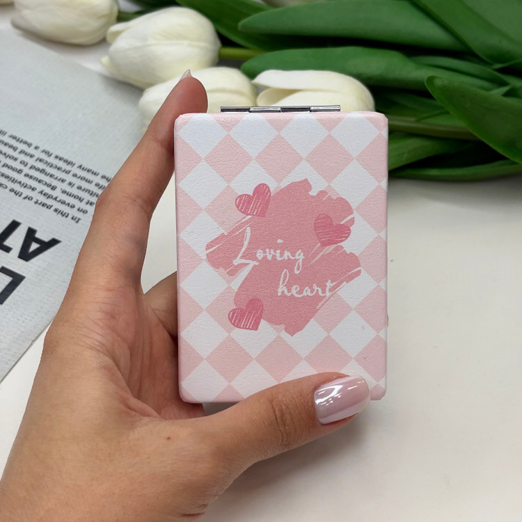 آینه جیبی دوطرفه مستطیلی چرمی طرح loving heart چرم 6cm در 8cm