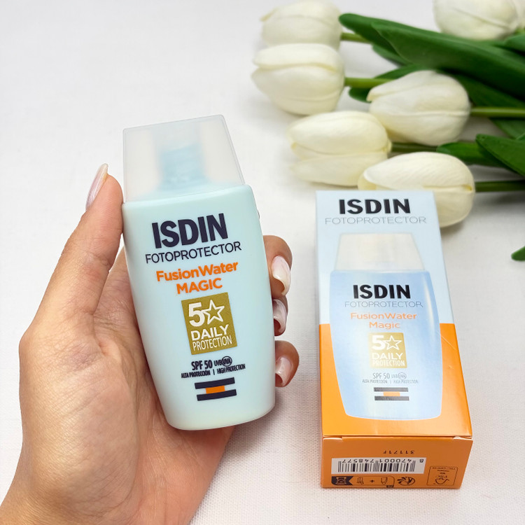 فلوئید ضدآفتاب بدون رنگ SPF50 مدل Fusion Water Magic مناسب انواع پوست، حجم 50 میلیلیتر کیفیت اماراتی مستر