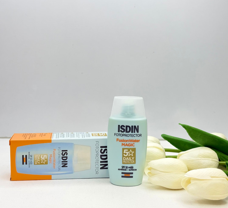 فلوئید ضدآفتاب بدون رنگ SPF50 مدل Fusion Water Magic مناسب انواع پوست، حجم 50 میلیلیتر کیفیت اماراتی مستر