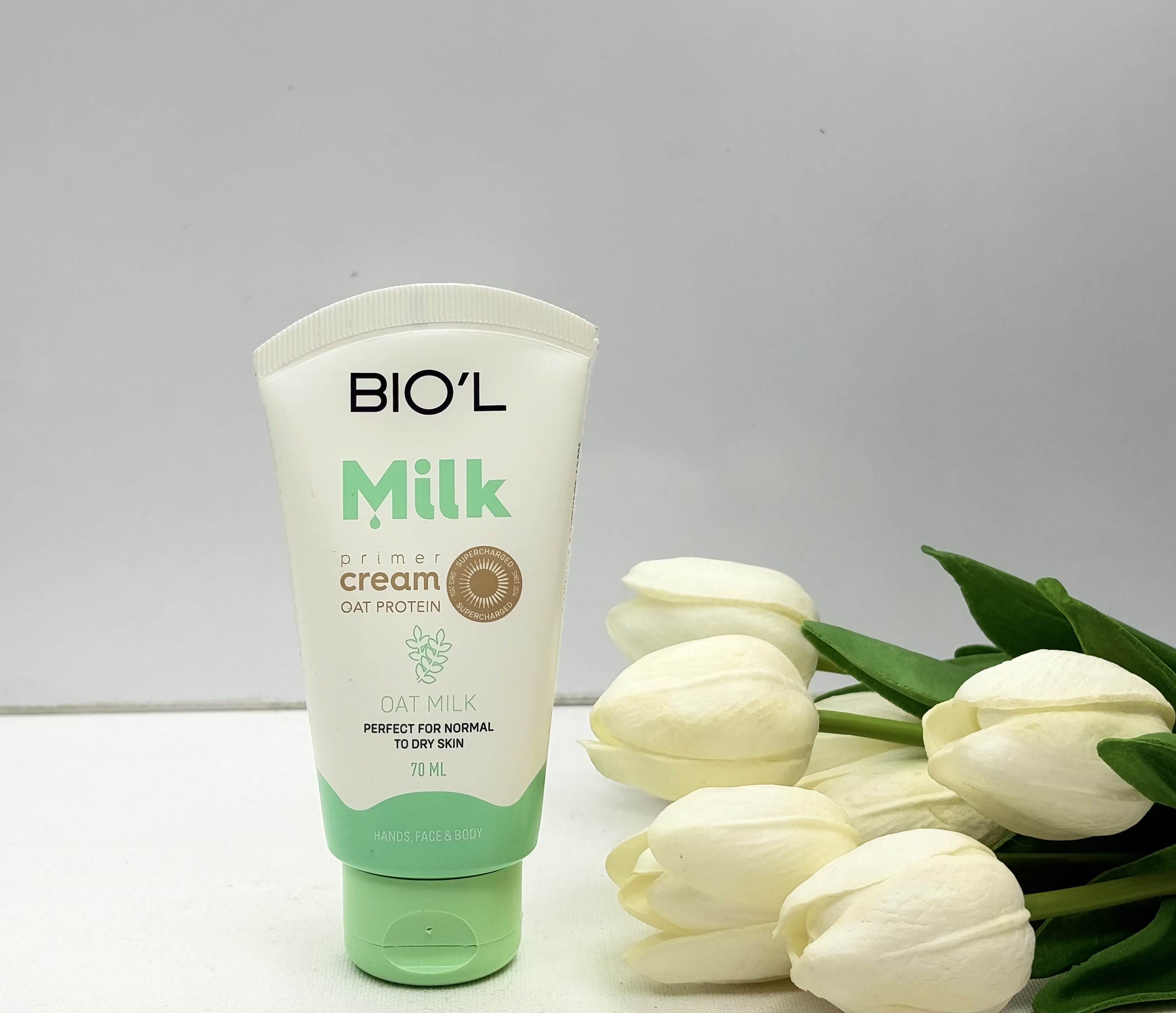 کرم مرطوب کننده دست و صورت بیول(biol) تیوپی حاوی پروتئین شیر و جو دوسر ۷۰میل مناسب پوست معمولی تا خشک