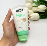 کرم مرطوب کننده دست و صورت بیول(biol) تیوپی حاوی پروتئین شیر و جو دوسر ۷۰میل مناسب پوست معمولی تا خشک