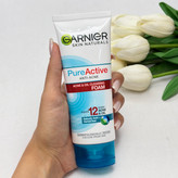 فوم شستشو صورت تیوپی حاوی سالسیلیک اسید مناسب پوست های چرب و جوش دار ۱۰۰میل
