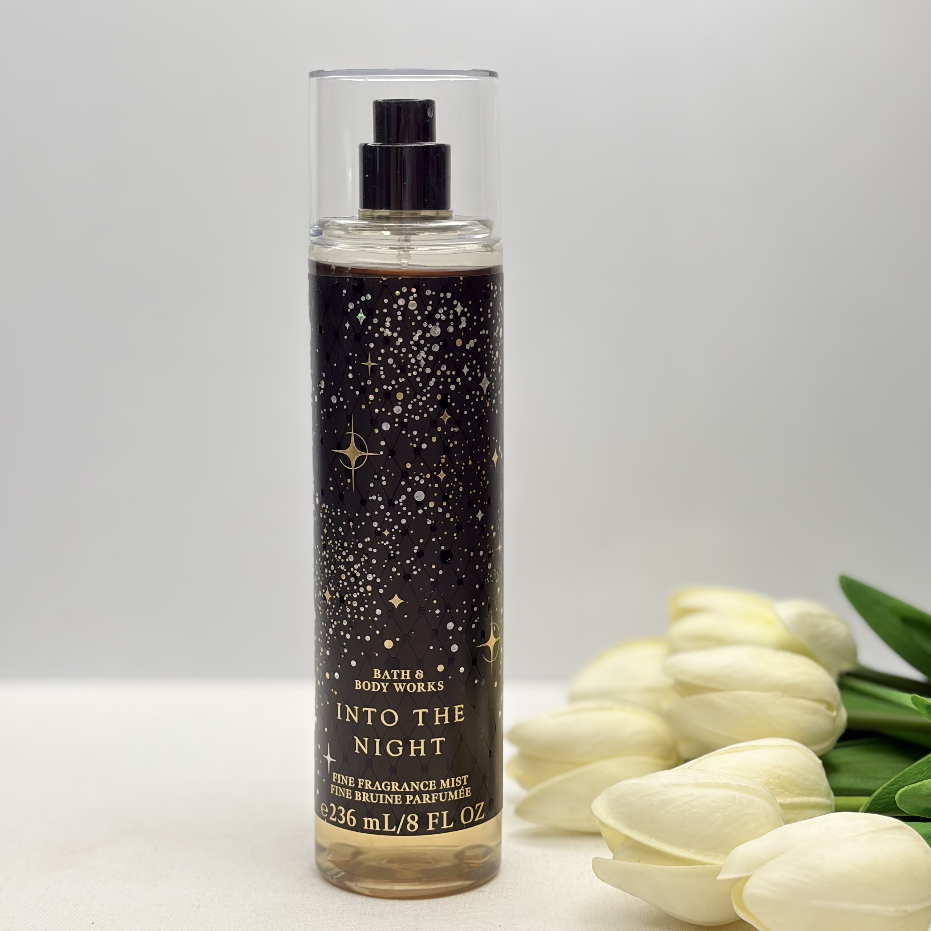 بادی اسپلش مدل into the night حجم۲۳۶میل رایحه میوه‌ای تیره، گل رز، وانیلی و مجلسی مشابه ادکلن Lancôme La Nuit Trésor لنکوم