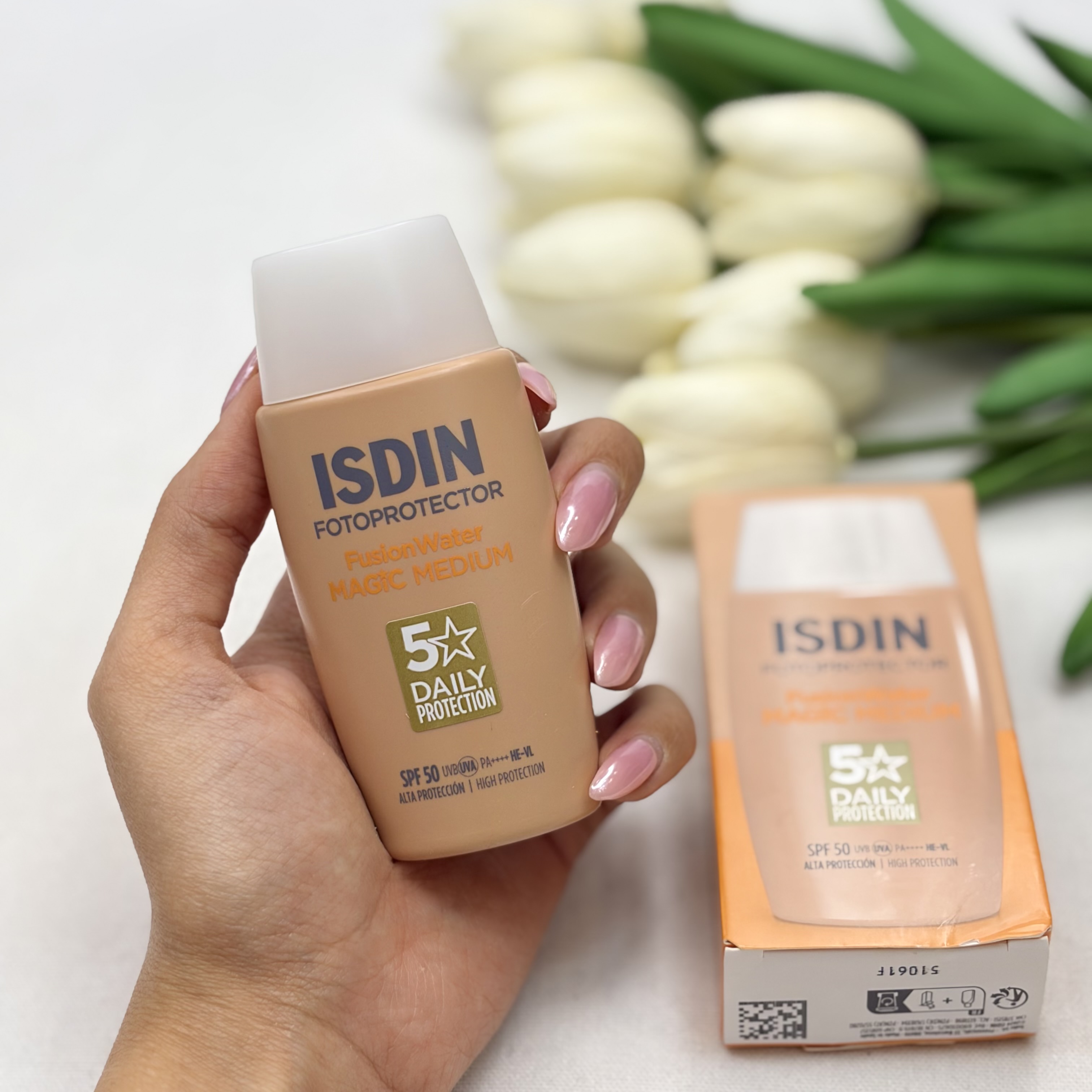ضدآفتاب رنگی مجیک لایت فیوژن واتر کیفیت اصلی ۵۰میل حاوی SPF50 پایه مبتنی بر آب