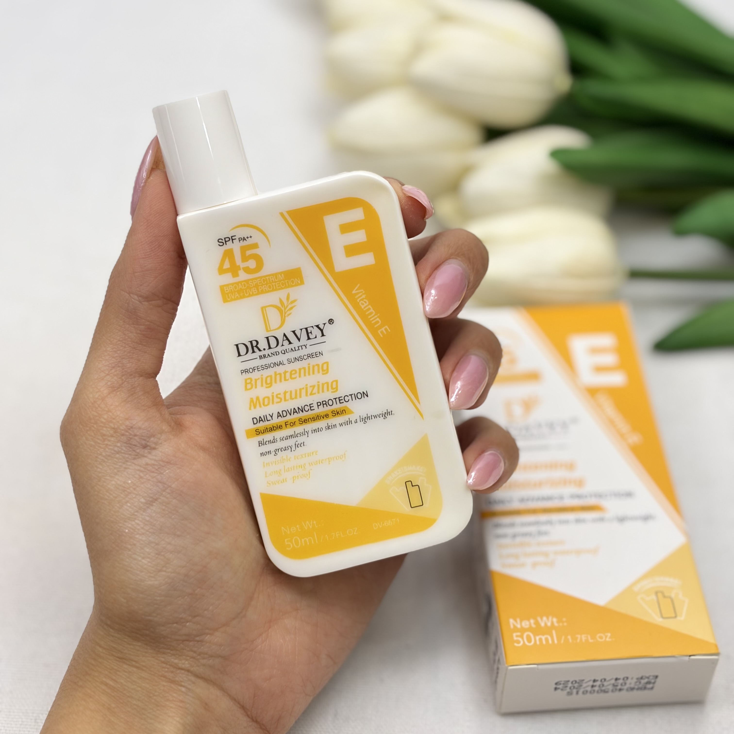 ضد آفتاب ویتامین E دکتر داوی Dr. Davey مدل 45 SPF حجم 50ml