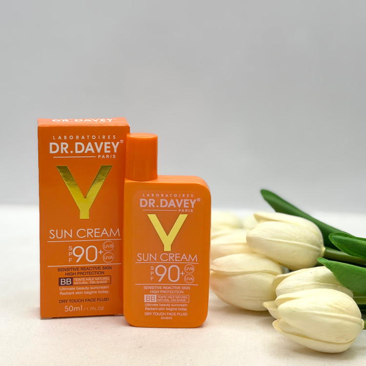 ضد آفتاب رنگی دکتر دیوی SPF 60 مناسب پوست خشک و روشن کننده (BB کرم) حجم ۱۰۰ گرم