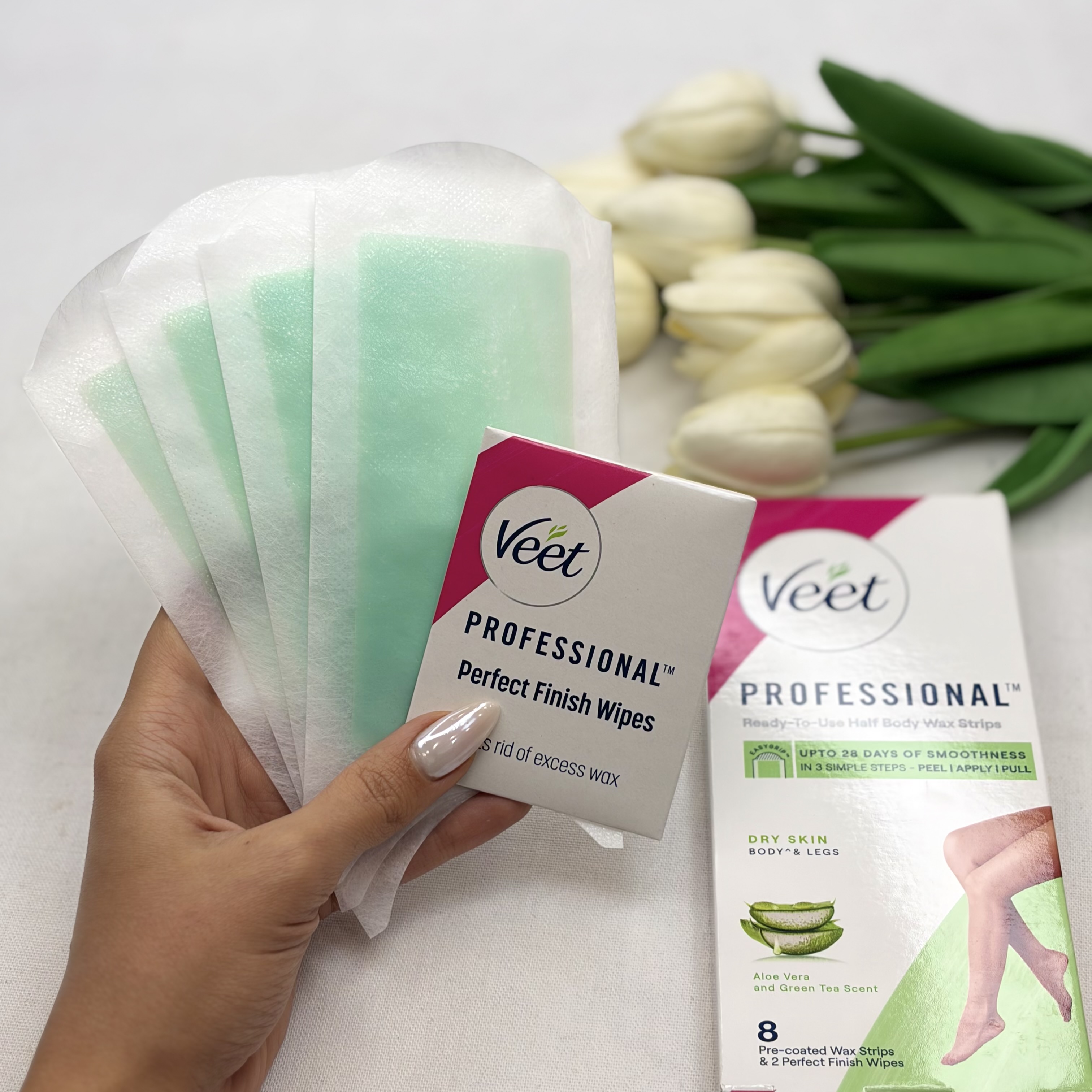 نوار مو بر ویت Veet مدل Professional مناسب پوست های خشک بسته ۸ عددی همراه با پد روغن ضدالتهاب